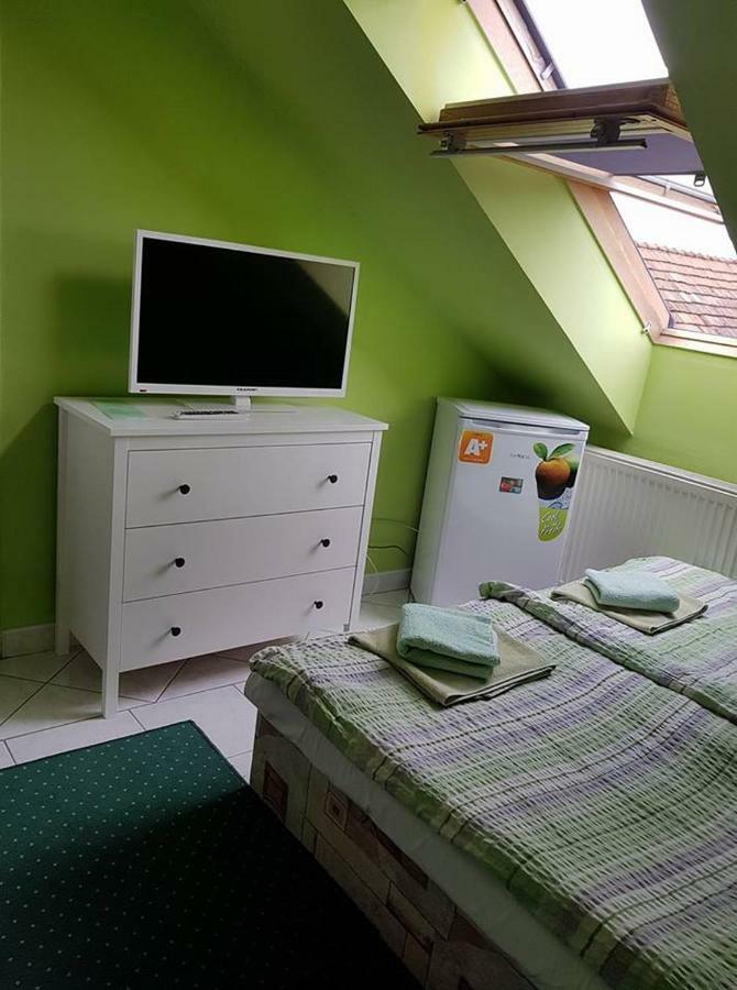 Penzion Kormos Штурово Экстерьер фото